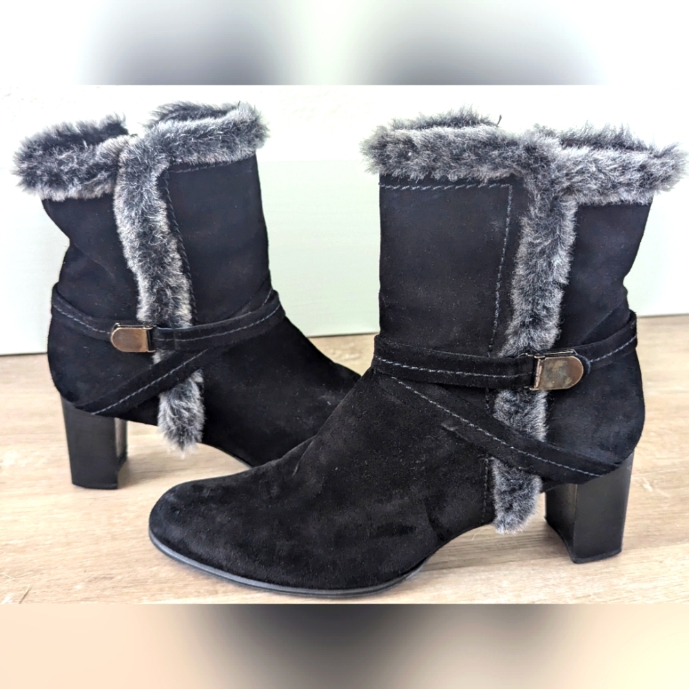 Stuart Weitzman NWOT Size 9.5 Women's Jodfur Black Sport Suede Booties Fur Lined